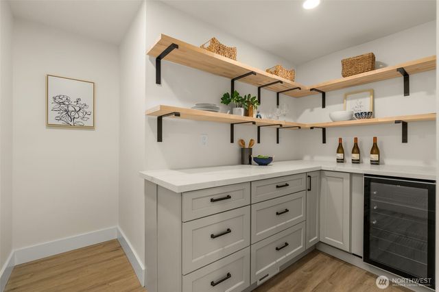 7017 NE 155th Place, Kenmore, WA 98028