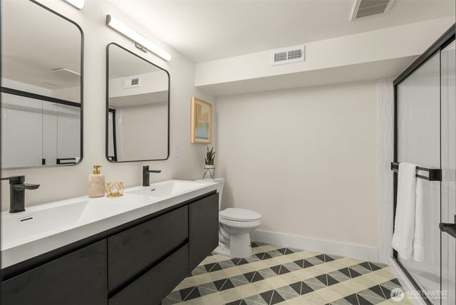 7017 NE 155th Place, Kenmore, WA 98028