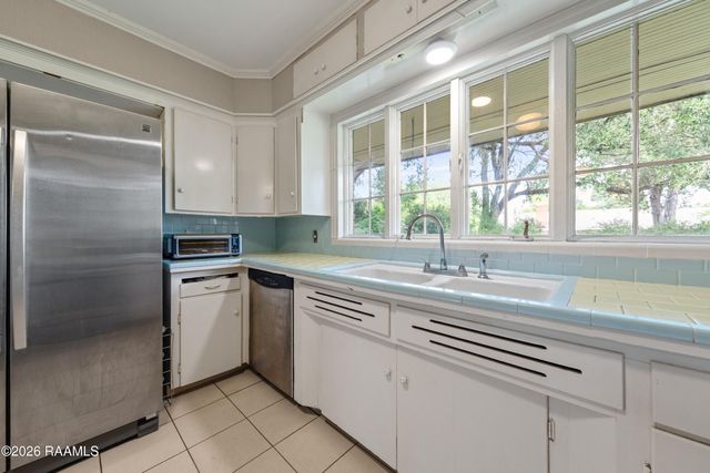 199 N Southlawn Drive, Lafayette, LA 70503
