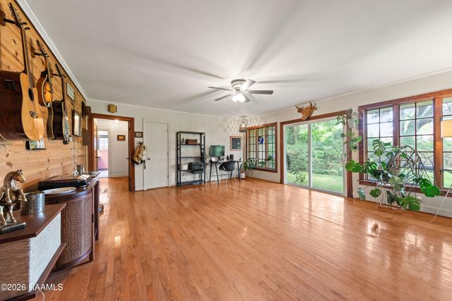 199 N Southlawn Drive, Lafayette, LA 70503