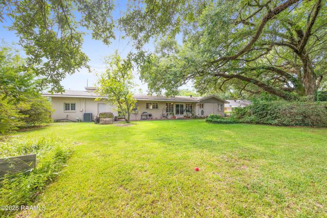 199 N Southlawn Drive, Lafayette, LA 70503
