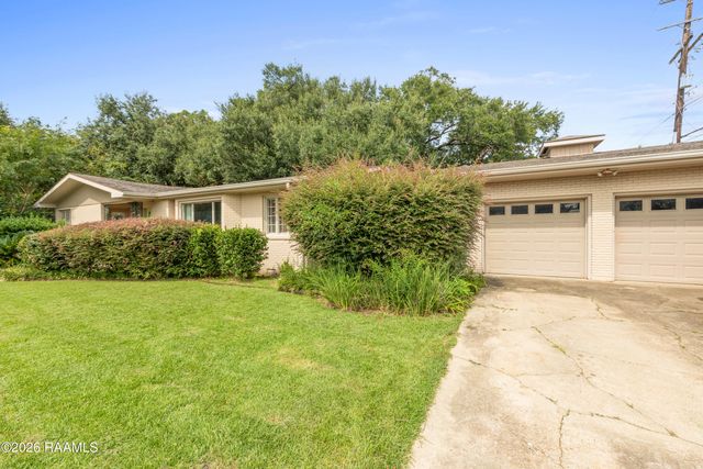 199 N Southlawn Drive, Lafayette, LA 70503