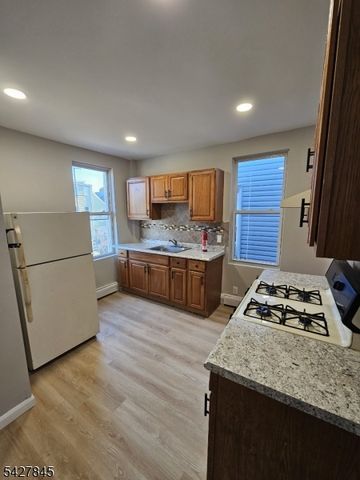 231 Clark Pl, Elizabeth City, NJ 07206