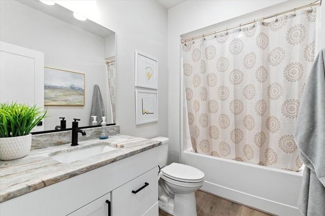 1305 N HIGH DESERT Dr, Deer Park, WA 99006