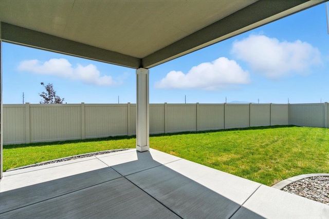 1305 N HIGH DESERT Dr, Deer Park, WA 99006