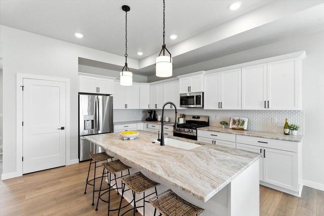 1305 N HIGH DESERT Dr, Deer Park, WA 99006