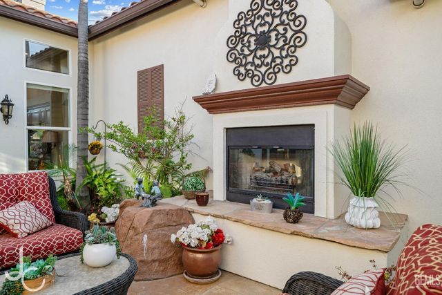 12117 Clegg Drive, Bakersfield, CA 93311