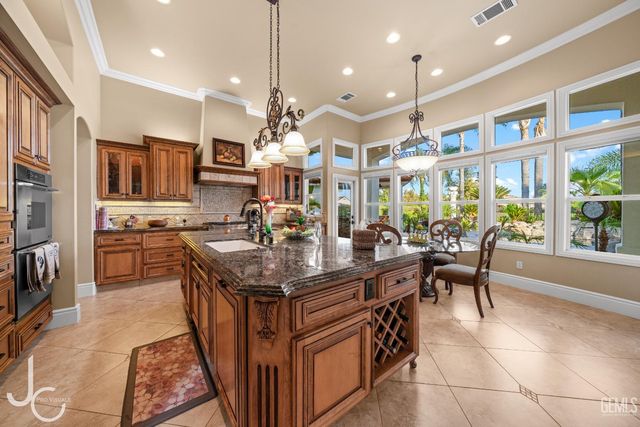 12117 Clegg Drive, Bakersfield, CA 93311