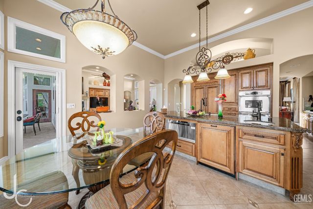 12117 Clegg Drive, Bakersfield, CA 93311