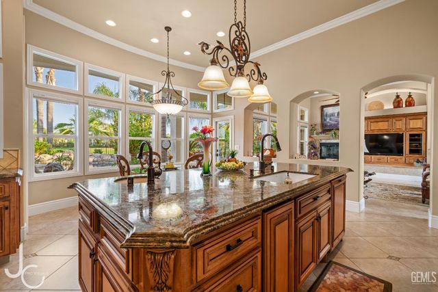 12117 Clegg Drive, Bakersfield, CA 93311