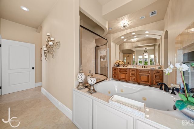 12117 Clegg Drive, Bakersfield, CA 93311