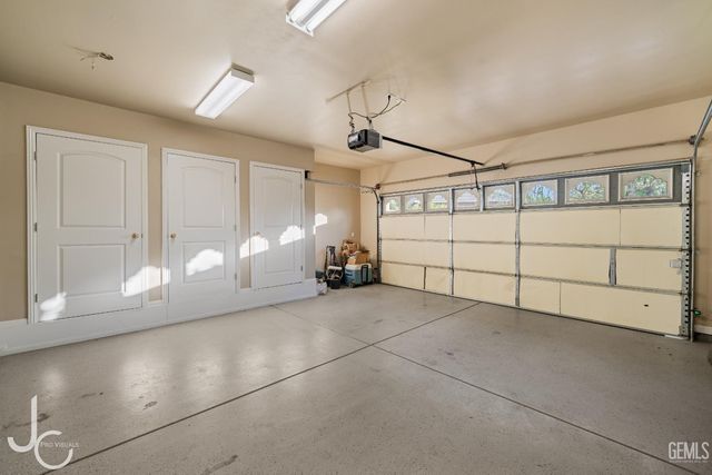 12117 Clegg Drive, Bakersfield, CA 93311