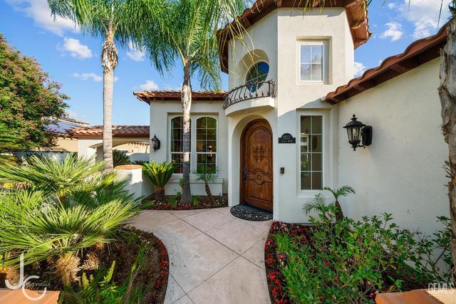 12117 Clegg Drive, Bakersfield, CA 93311