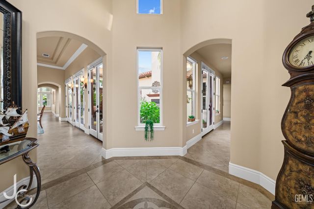 12117 Clegg Drive, Bakersfield, CA 93311