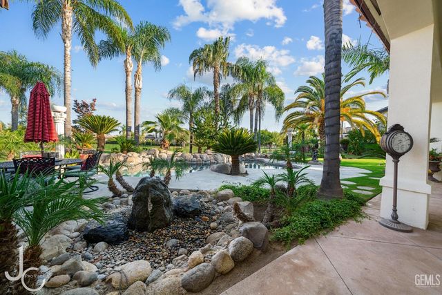 12117 Clegg Drive, Bakersfield, CA 93311
