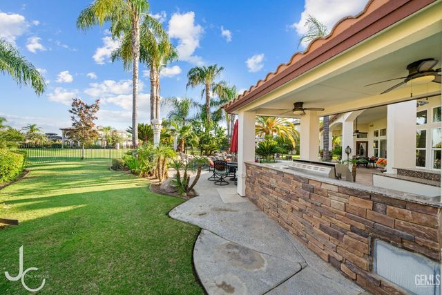 12117 Clegg Drive, Bakersfield, CA 93311