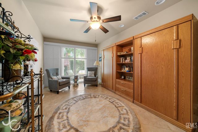 12117 Clegg Drive, Bakersfield, CA 93311