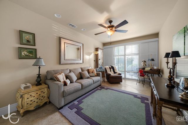 12117 Clegg Drive, Bakersfield, CA 93311