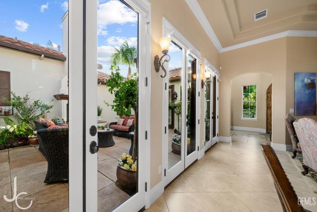 12117 Clegg Drive, Bakersfield, CA 93311
