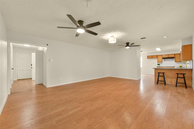 315 S Ravenhead Drive, Houston, TX 77034