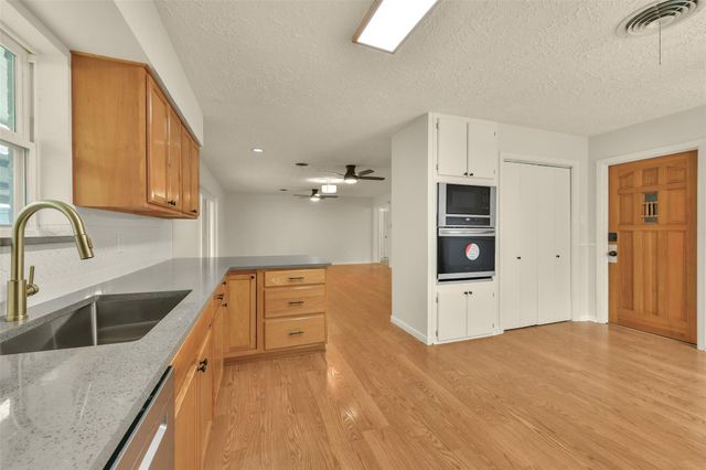 315 S Ravenhead Drive, Houston, TX 77034