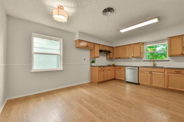 315 S Ravenhead Drive, Houston, TX 77034