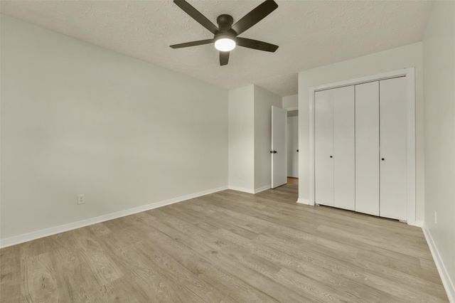 315 S Ravenhead Drive, Houston, TX 77034
