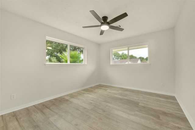 315 S Ravenhead Drive, Houston, TX 77034