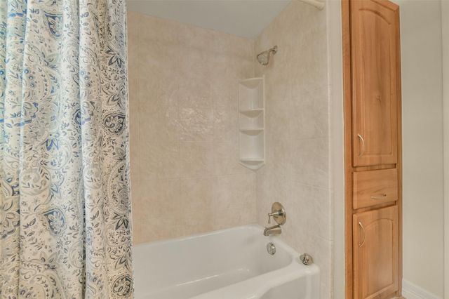 315 S Ravenhead Drive, Houston, TX 77034