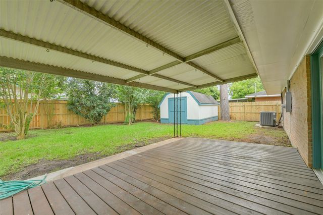 315 S Ravenhead Drive, Houston, TX 77034