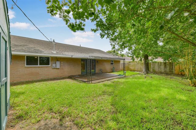 315 S Ravenhead Drive, Houston, TX 77034