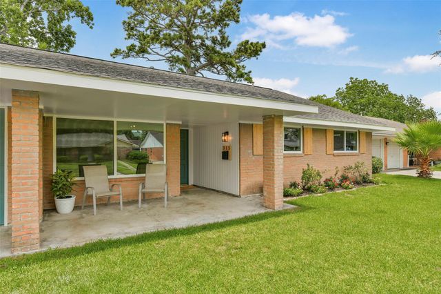 315 S Ravenhead Drive, Houston, TX 77034