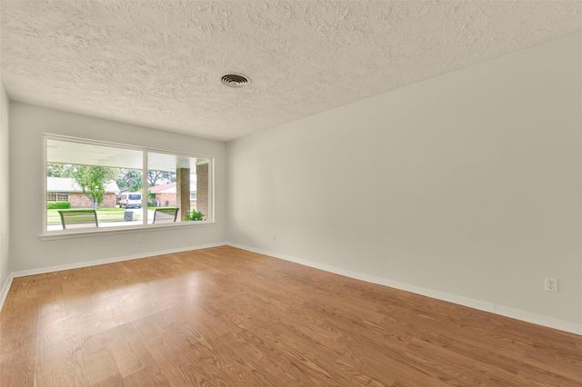315 S Ravenhead Drive, Houston, TX 77034