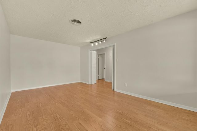 315 S Ravenhead Drive, Houston, TX 77034