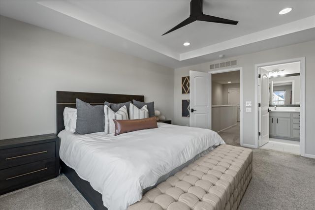 47675 Alden Terrace N, Northville, MI 48168