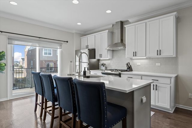 47675 Alden Terrace N, Northville, MI 48168