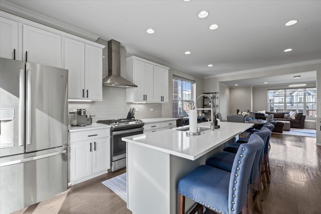 47675 Alden Terrace N, Northville, MI 48168