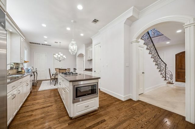 5043 Tangle Lane, Houston, TX 77056