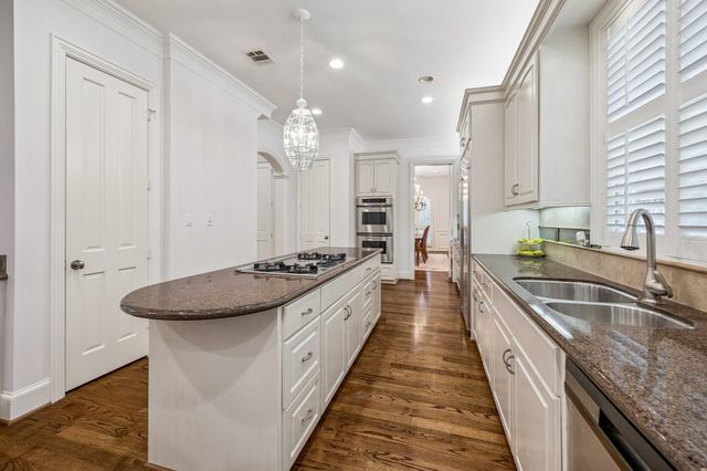 5043 Tangle Lane, Houston, TX 77056