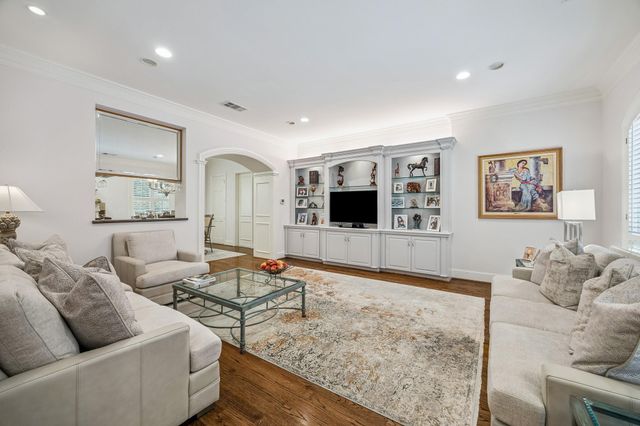 5043 Tangle Lane, Houston, TX 77056