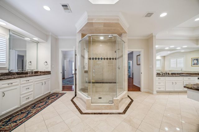 5043 Tangle Lane, Houston, TX 77056