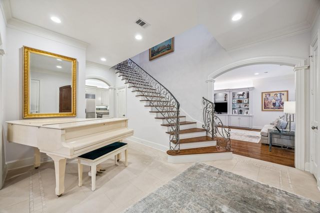 5043 Tangle Lane, Houston, TX 77056