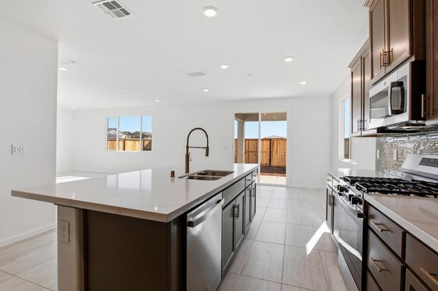 3187 Splendor Dr, Lincoln, CA 95648