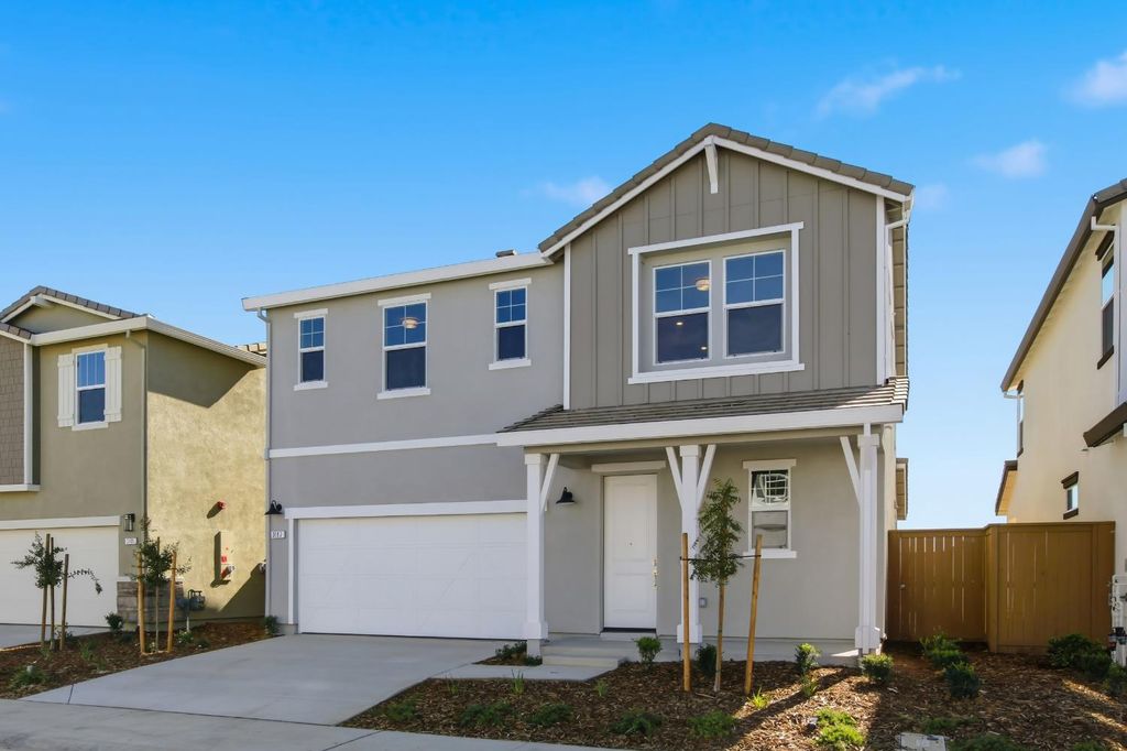 3187 Splendor Dr, Lincoln, CA 95648