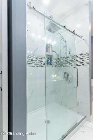 6304 Nigel Dr, Louisville, KY 40216