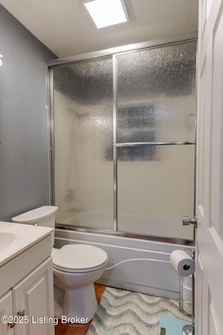 6304 Nigel Dr, Louisville, KY 40216