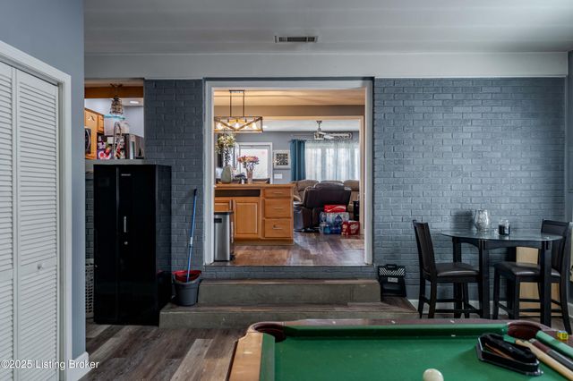 6304 Nigel Dr, Louisville, KY 40216