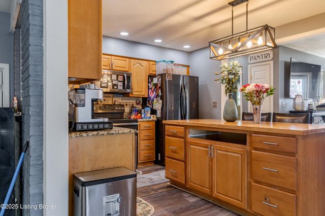 6304 Nigel Dr, Louisville, KY 40216