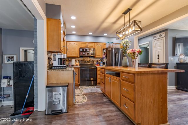 6304 Nigel Dr, Louisville, KY 40216