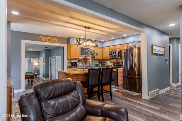 6304 Nigel Dr, Louisville, KY 40216